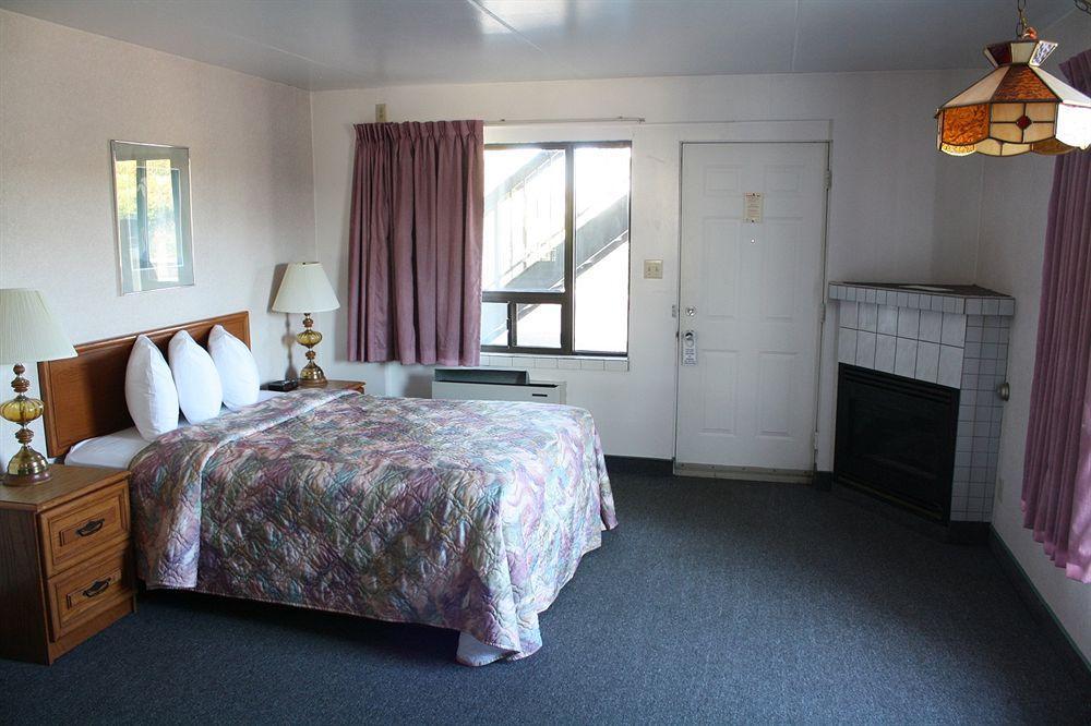 Crystal Motel 2*